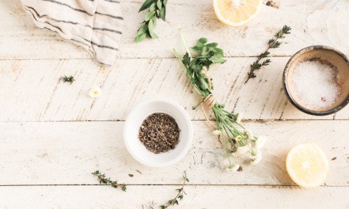 Beneficiile susținute de știință ale difuzării uleiurilor esențiale: un ghid cuprinzător